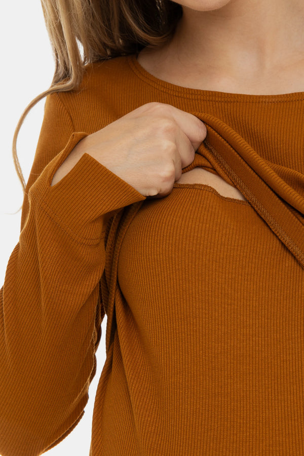 Lange rib zwangerschaps- en voedingsjurk met lange mouwen - caramel